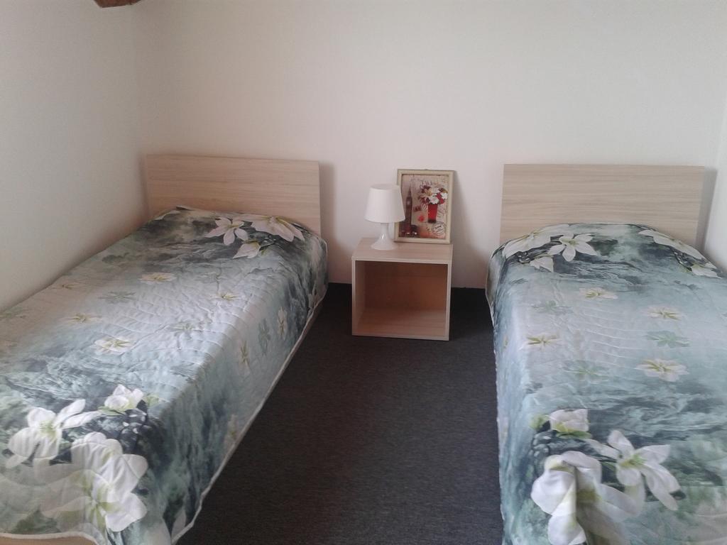 Guest Rooms Radost Balcic Exterior foto