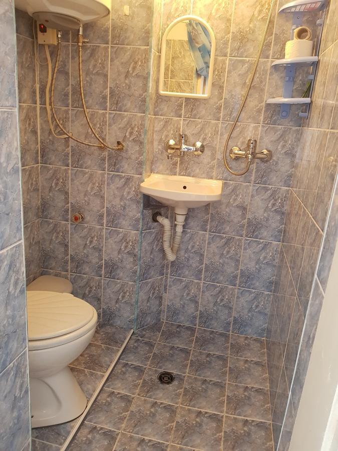 Guest Rooms Radost Balcic Exterior foto