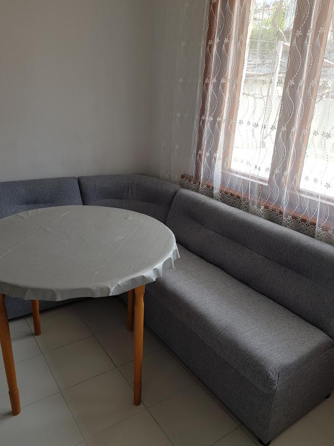 Guest Rooms Radost Balcic Exterior foto